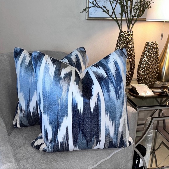 1-NWT CALLISTO HOME
DECORATIVE THROW PILLOW (Read description for details ) - Picture 1 of 15